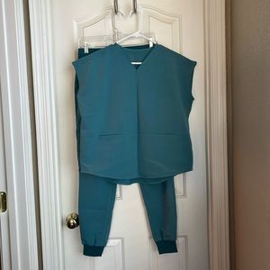 Figs Scrubs - top and jogger bottoms